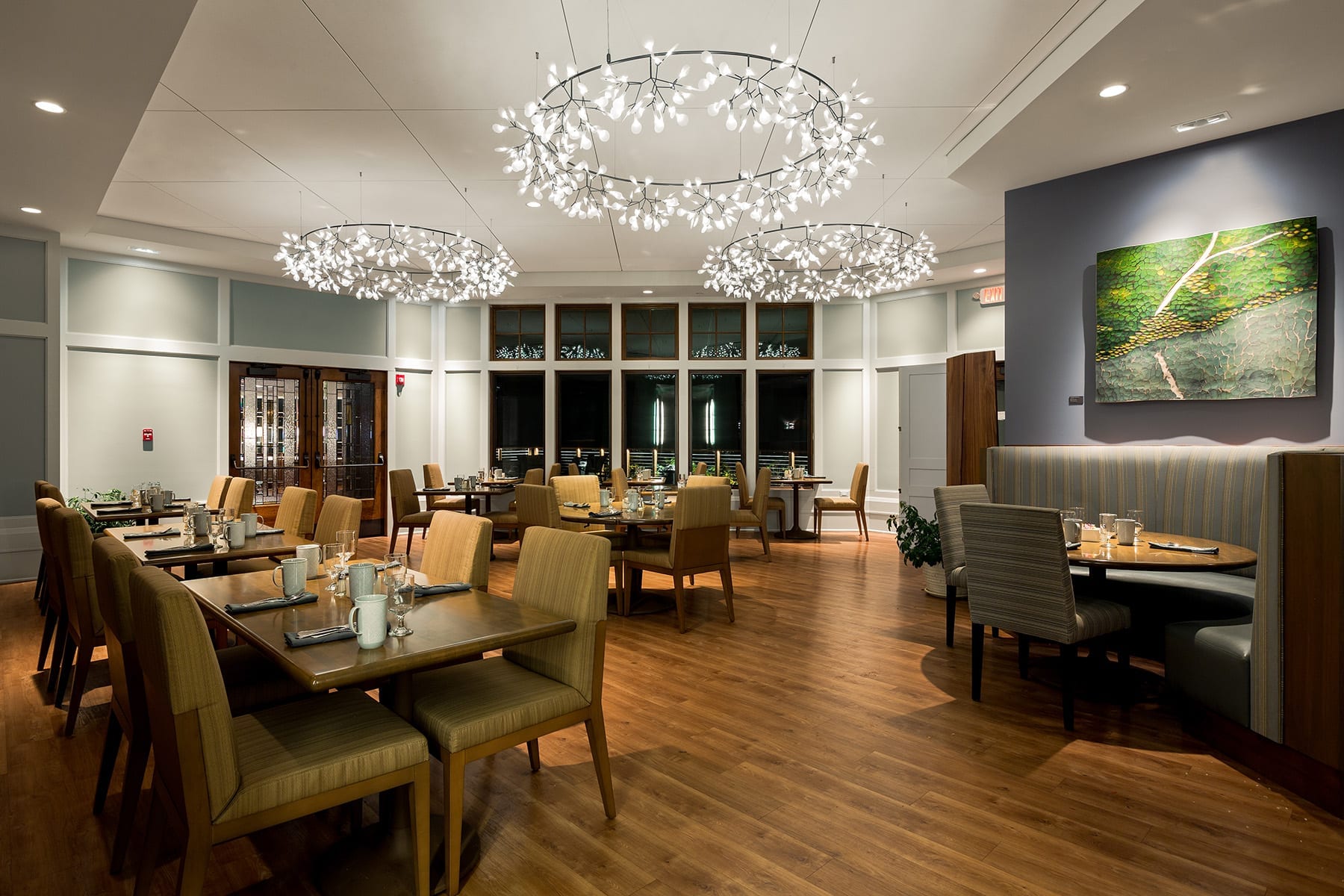 Woodnotes grille stream side dining room at night